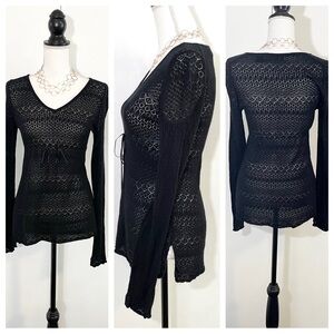 EXPRESS Women’s Pointelle V-Neck Knit Top